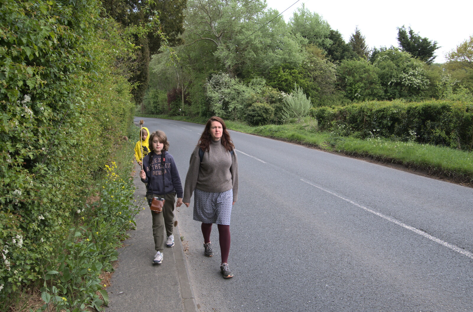 Walking on the Yaxley Road from The Quest for Rapsy Tapsy Lane, Eye, Suffolk - 6th May 2020