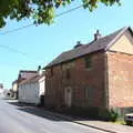 The derelict house on Magdalene Street, A Walk up Rapsy Tapsy Lane, Eye, Suffolk - 9th May 2020