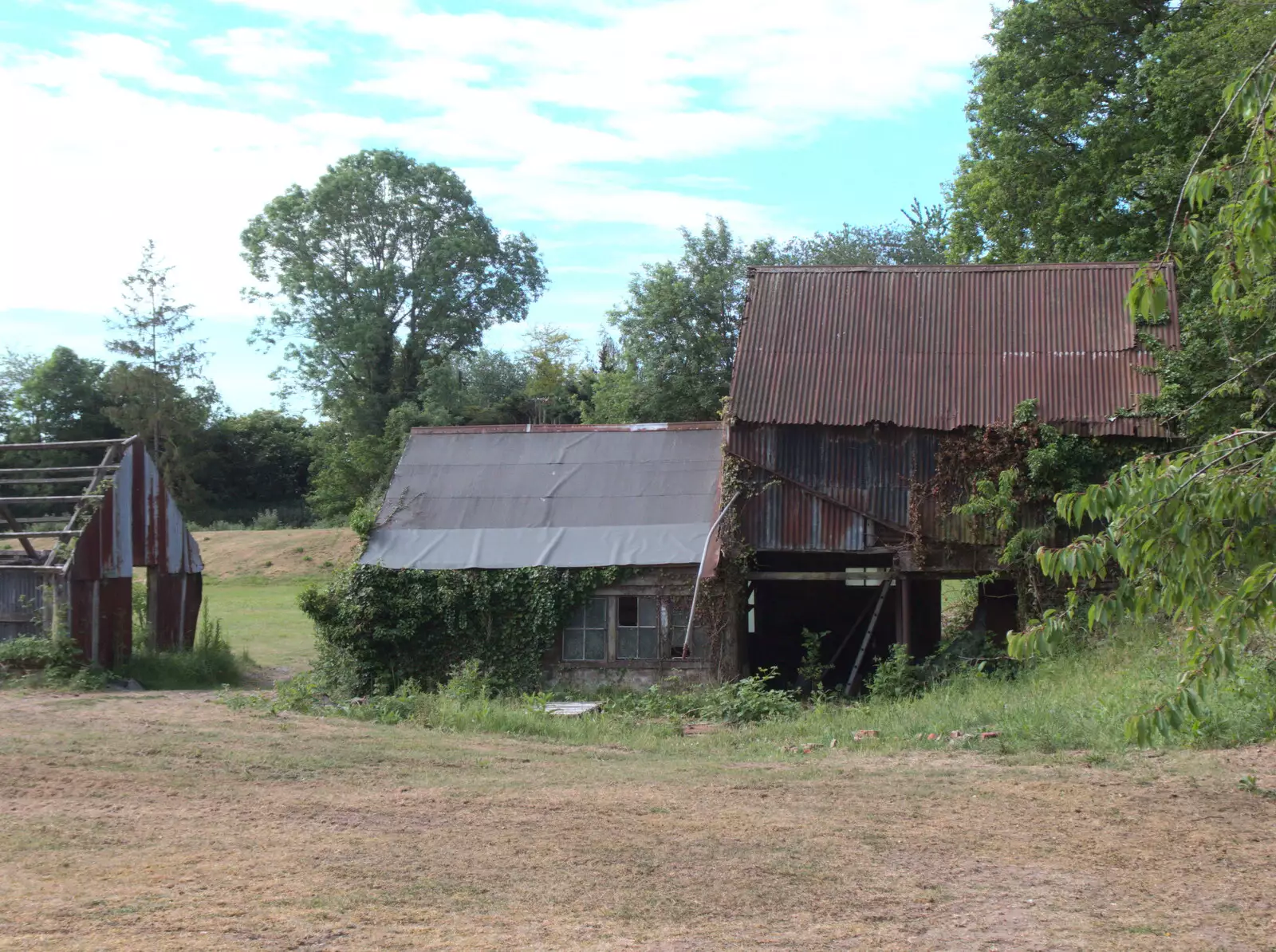 A corrugated tin shed, from The Old Brickworks and a New Road, Hoxne and Eye, Suffolk - 26th May 2020