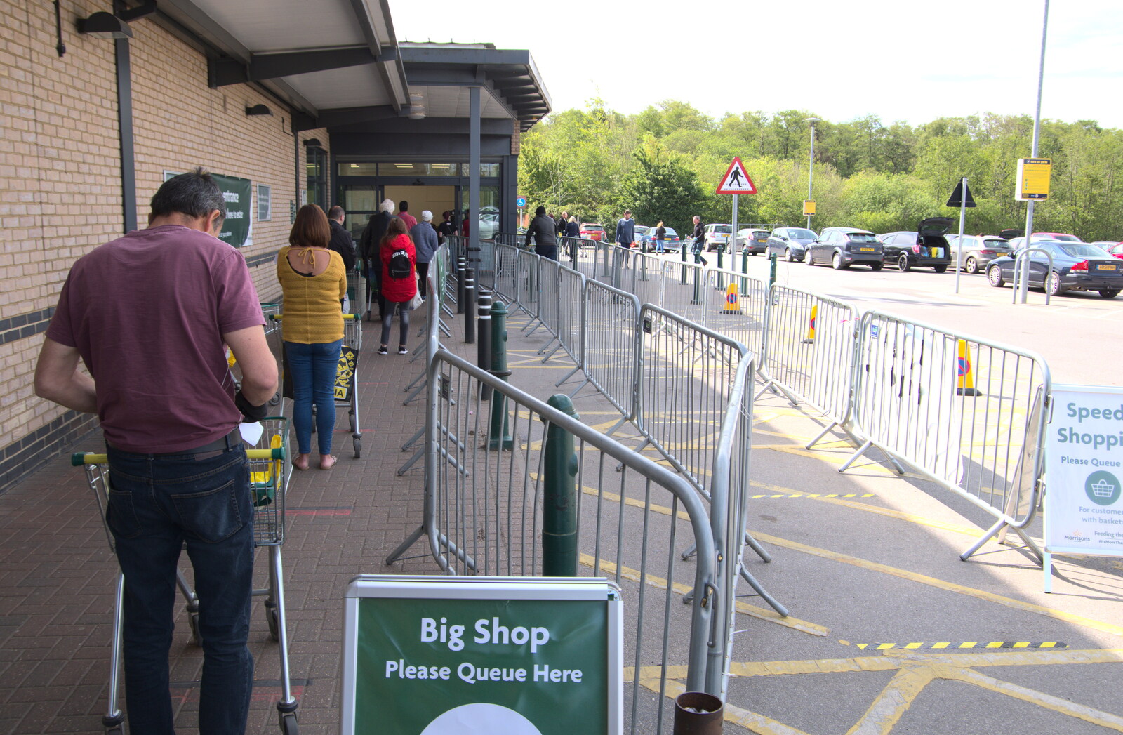 The socially-distanced queues for a 'big shop' from More Lockdown Fun, Diss and Eye, Norfolk and Suffolk - 30th May 2020