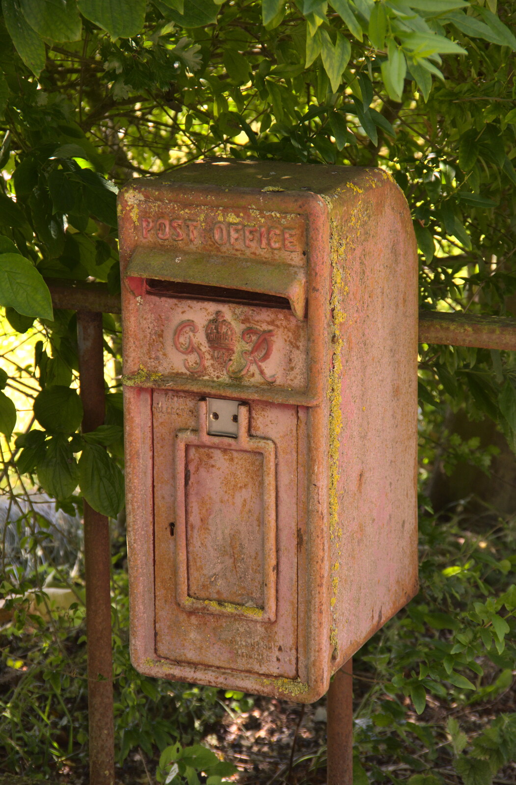 A rare GR post box near the Abbey from A Walk Around Abbey Bridges, Eye, Suffolk - 5th July 2020