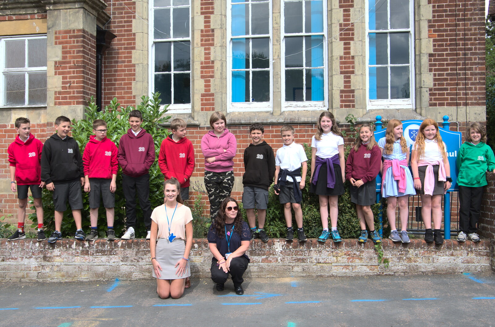Almost the whole of Fred's class joins in the photo from Fred's Last Day of Primary School, Eye, Suffolk - 22nd July 2020