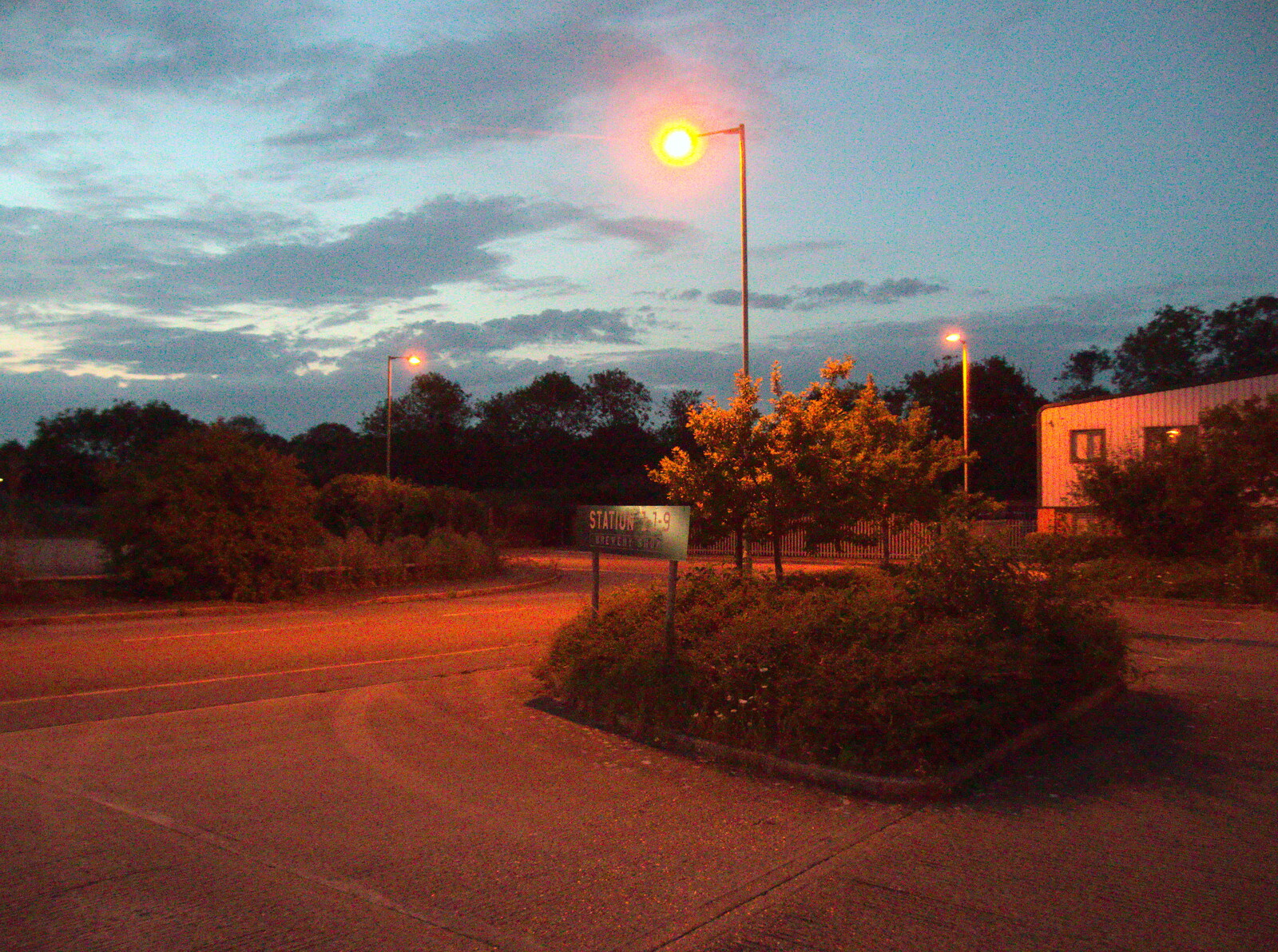 Sodium light on Progress Way from The BSCC at The Earl Soham Victoria and Station 119, Eye, Suffolk - 6th August 2020