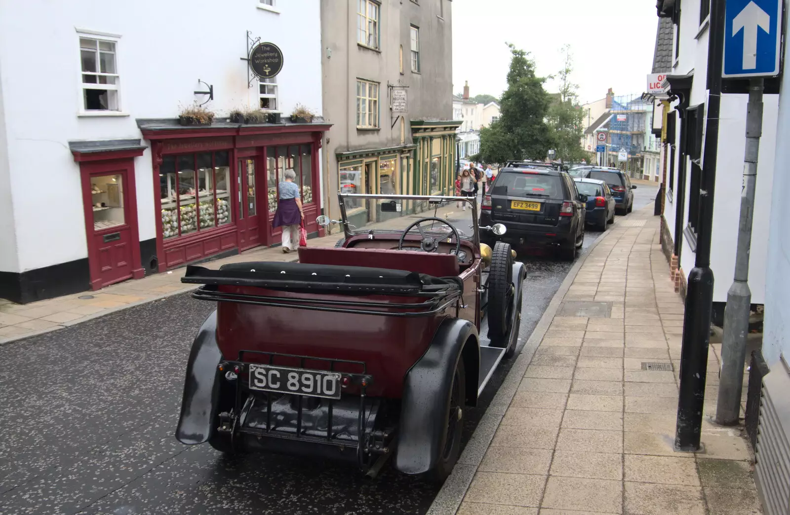 The old car on Market Place, from Jules Visits, and a Trip to Tyrrel's Wood, Pulham Market, Norfolk - 16th August 2020