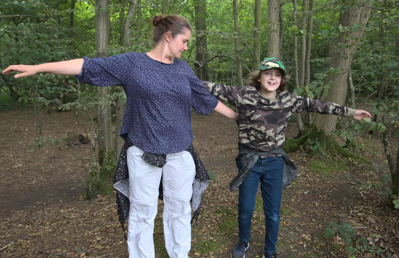 Isobel and Fred stick their arms out, from Jules Visits, and a Trip to Tyrrel's Wood, Pulham Market, Norfolk - 16th August 2020