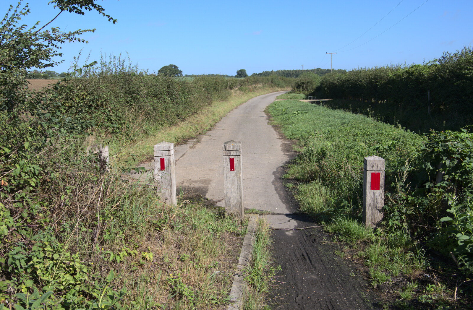 The old Thelveton road, now cut off by the A143 from A Sail Fitting, Billingford Windmill, Billingford, Norfolk - 20th August 2020