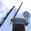 The arm is fitted to the post, A Sail Fitting, Billingford Windmill, Billingford, Norfolk - 20th August 2020