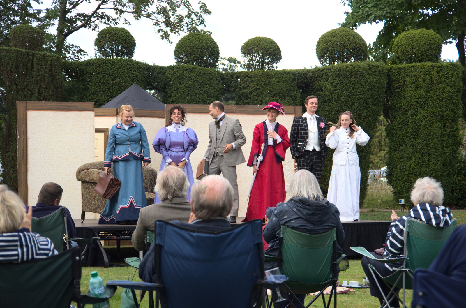 Camping at Three Rivers, Geldeston, Norfolk - 5th September 2020: The players take a bow