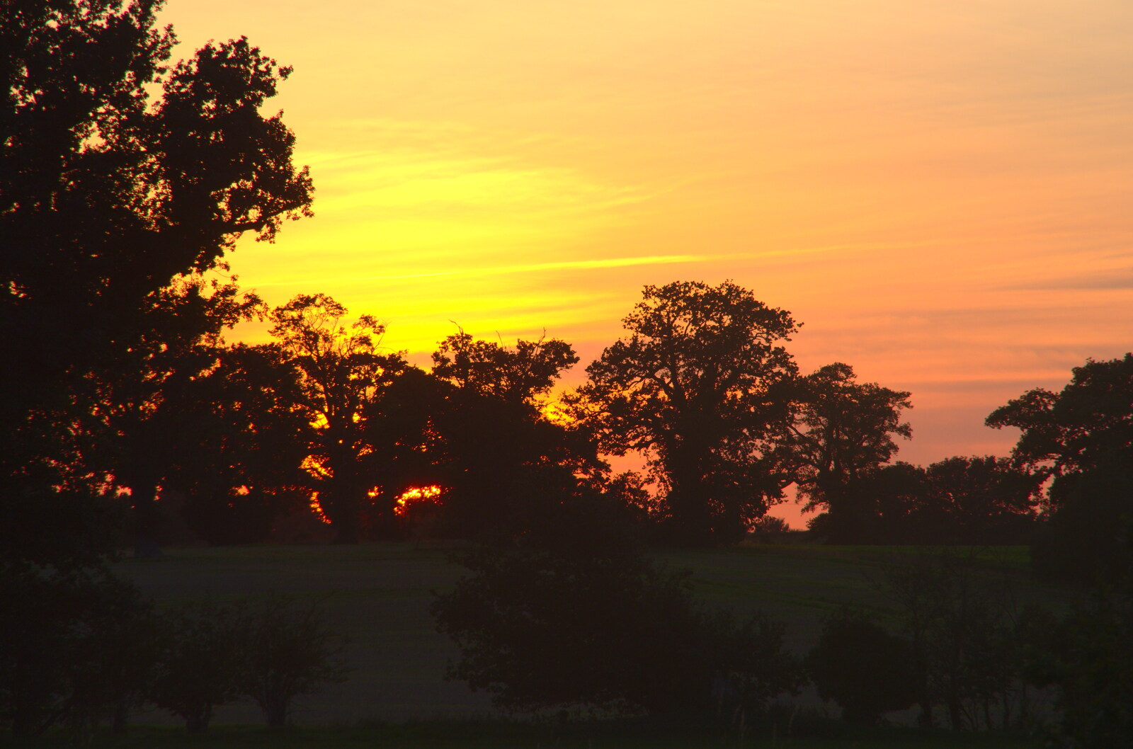 The sun sets over Redgrave from Star Wing's Hops and Hogs Festival, Redgrave, Suffolk - 12th September 2020