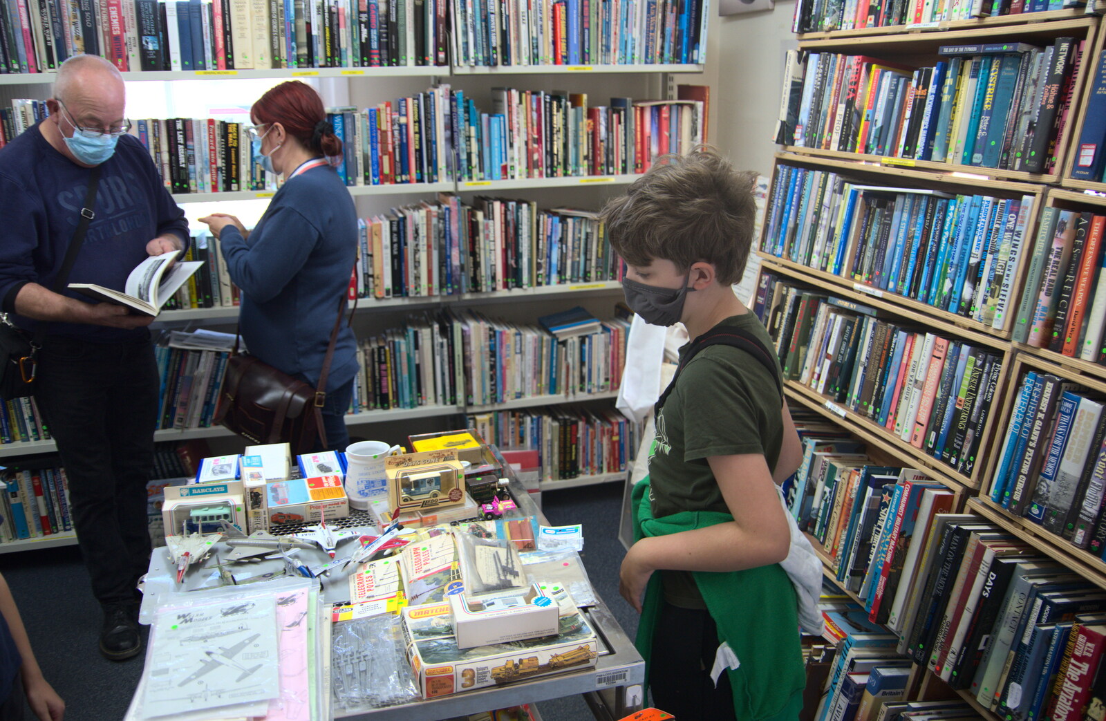 Fred pokes around in a book shop from The Duxford Dash, IWM Duxford, Cambridge - 13th September 2020
