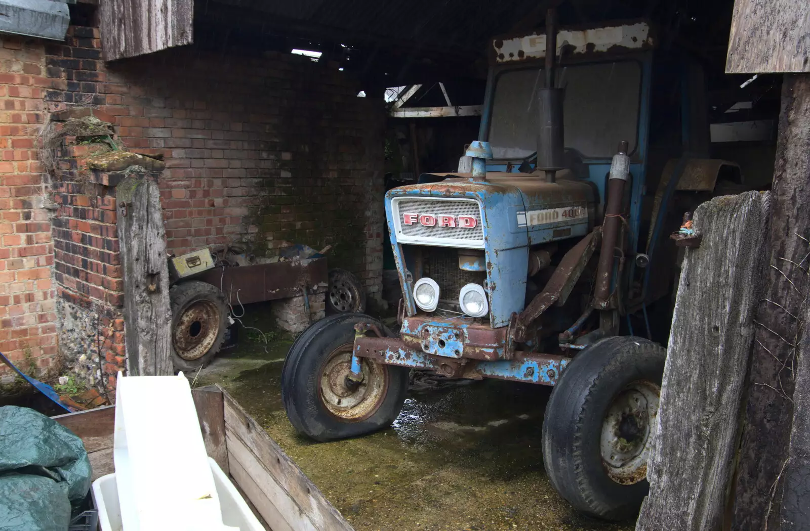 An old Ford 4000 tractor in a shed, from Trevor's Last Apple Pressing, Carleton Rode and Shelfanger, Norfolk - 18th October 2020