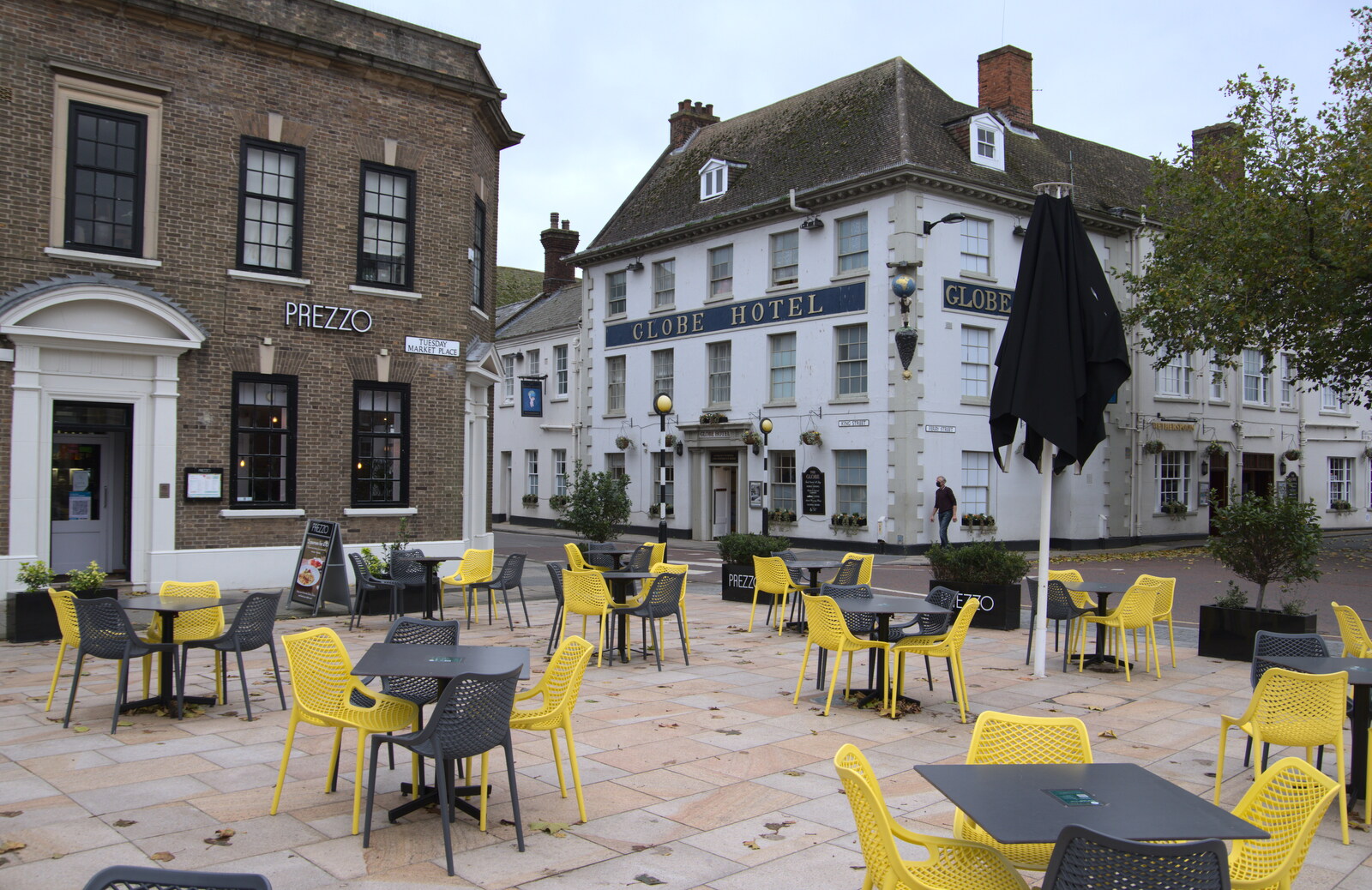 Optimistic outdoor tables at Prezzo from A Postcard From Kings Lynn and "Sunny Hunny" Hunstanton, Norfolk - 31st October 2020