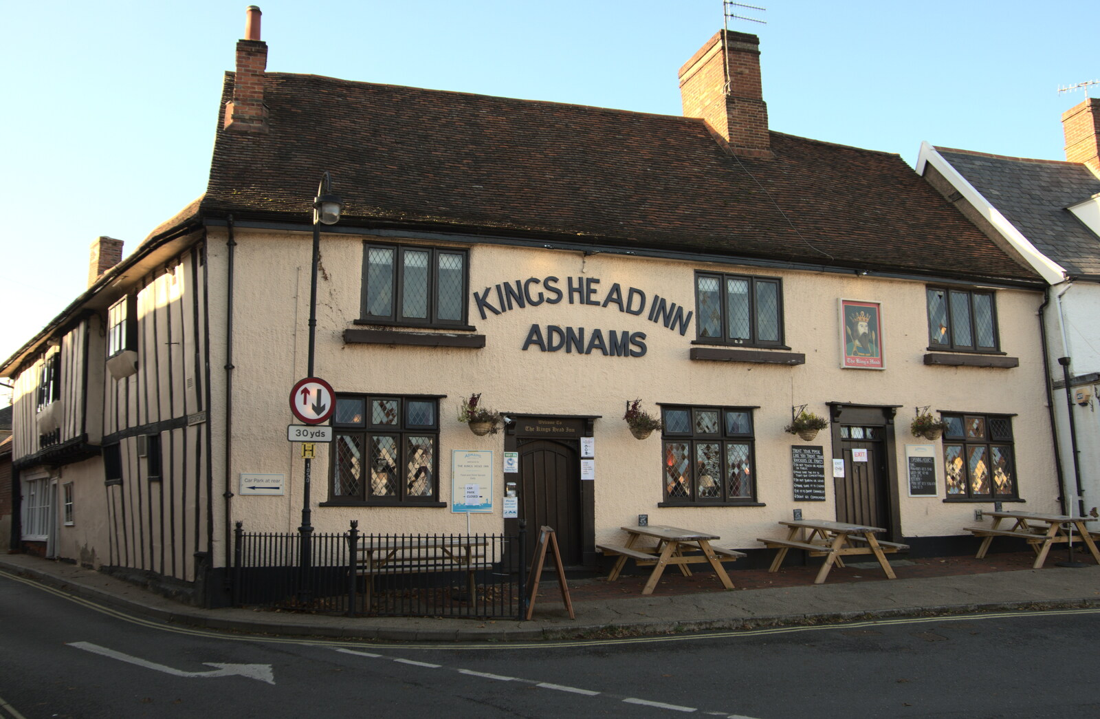 The Kings Head Inn from Isobel's Birthday, Woodbridge, Suffolk - 2nd November 2020