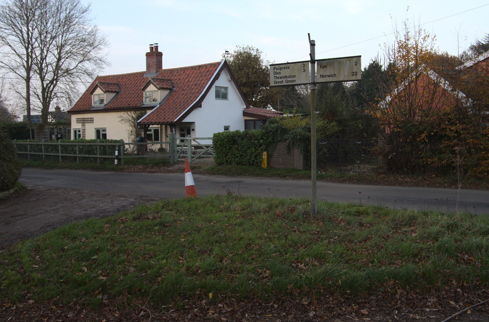 The junction at Honeysuckle Cottage from To See the Hairy Pigs, Thrandeston, Suffolk - 7th November 2020