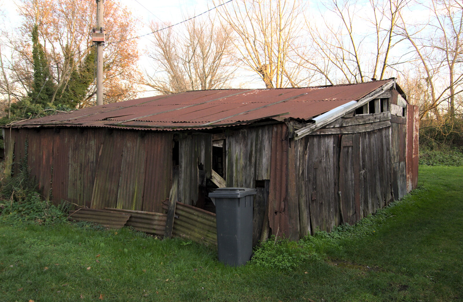 A ramshackle corrugated-iron shed from The Dereliction of Eye, Suffolk - 22nd November 2020