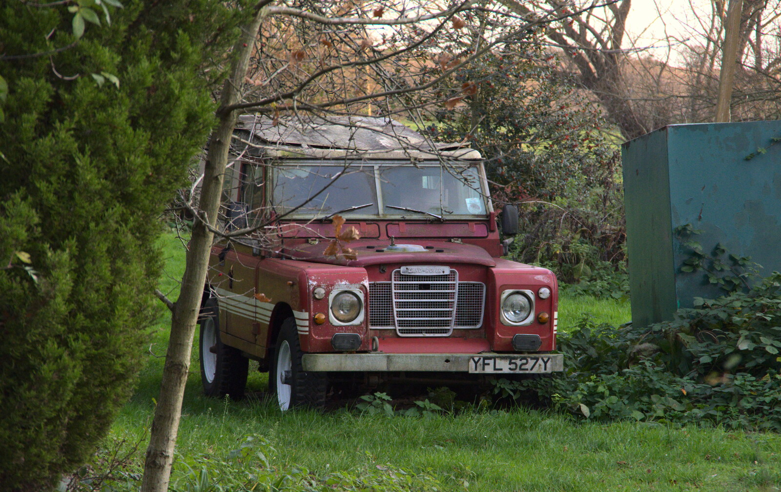 An abandoned 1983 Land Rover is in quite good nick from The Dereliction of Eye, Suffolk - 22nd November 2020