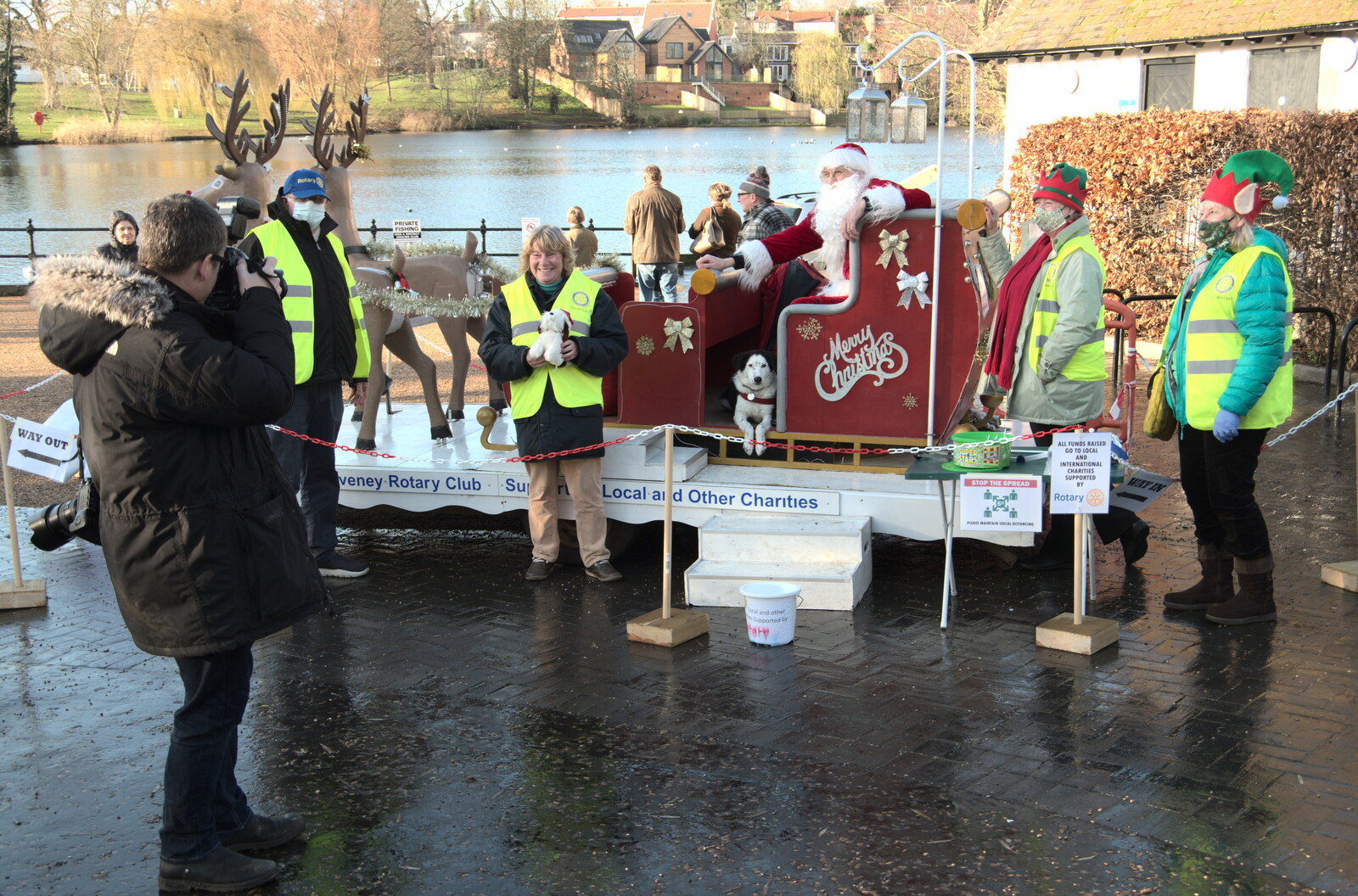 The Rotary Club are out with their Santa sleigh from Joe Wicks and Diss on Saturday, Norfolk - 19th December 2020