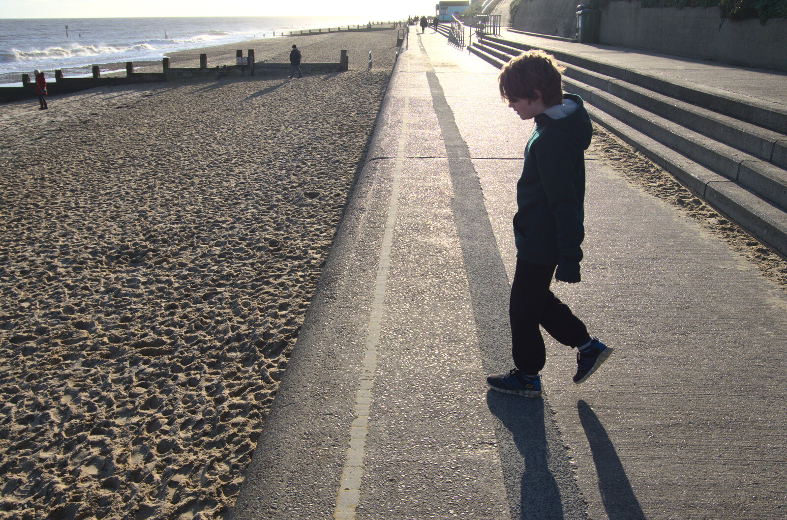 Fred considers the next jump from A Return to the Beach, Southwold, Suffolk - 20th December 2020