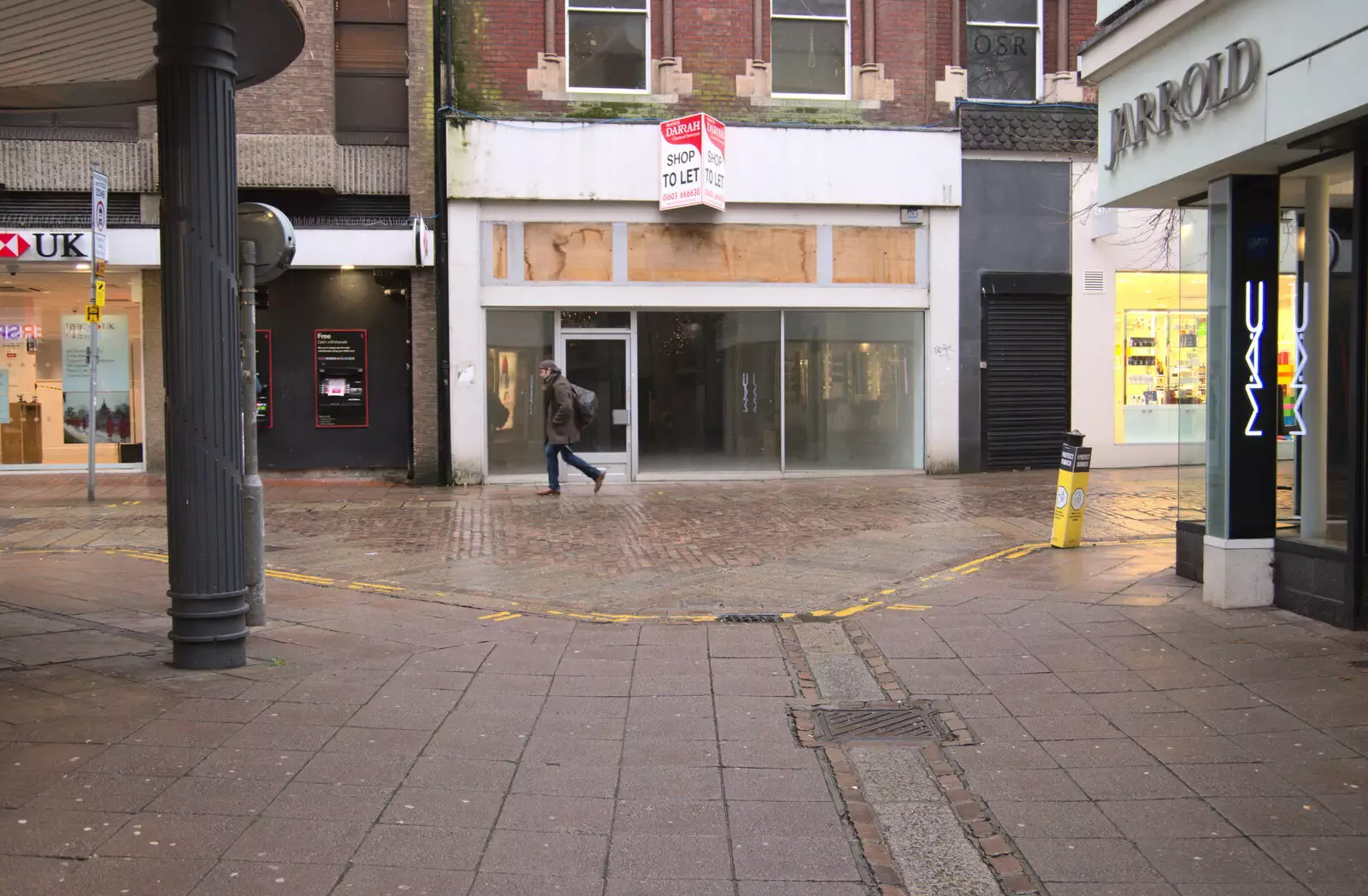 A closed-down shop on London Street, from A Bit of Christmas Shopping, Norwich, Norfolk - 23rd December 2020