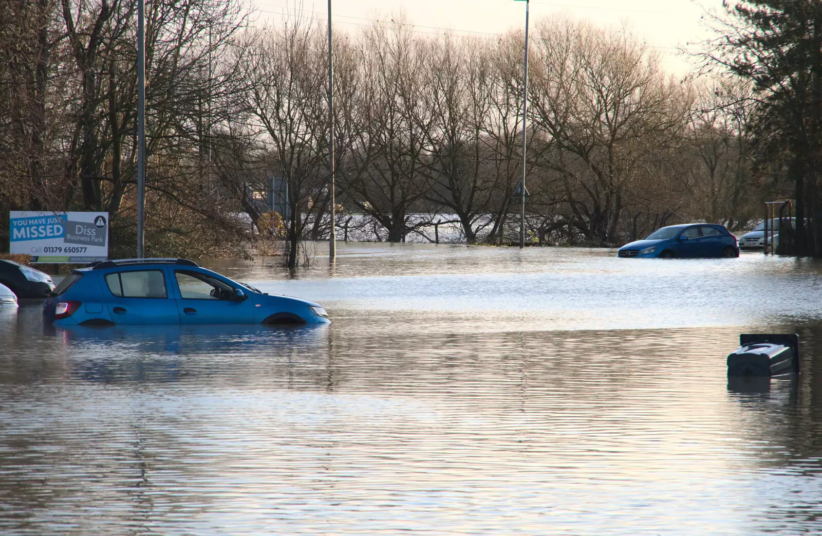 Abandoned cars and a floating wheelie bin, from The Christmas Eve Floods, Diss, Norfolk - 24th December 2020