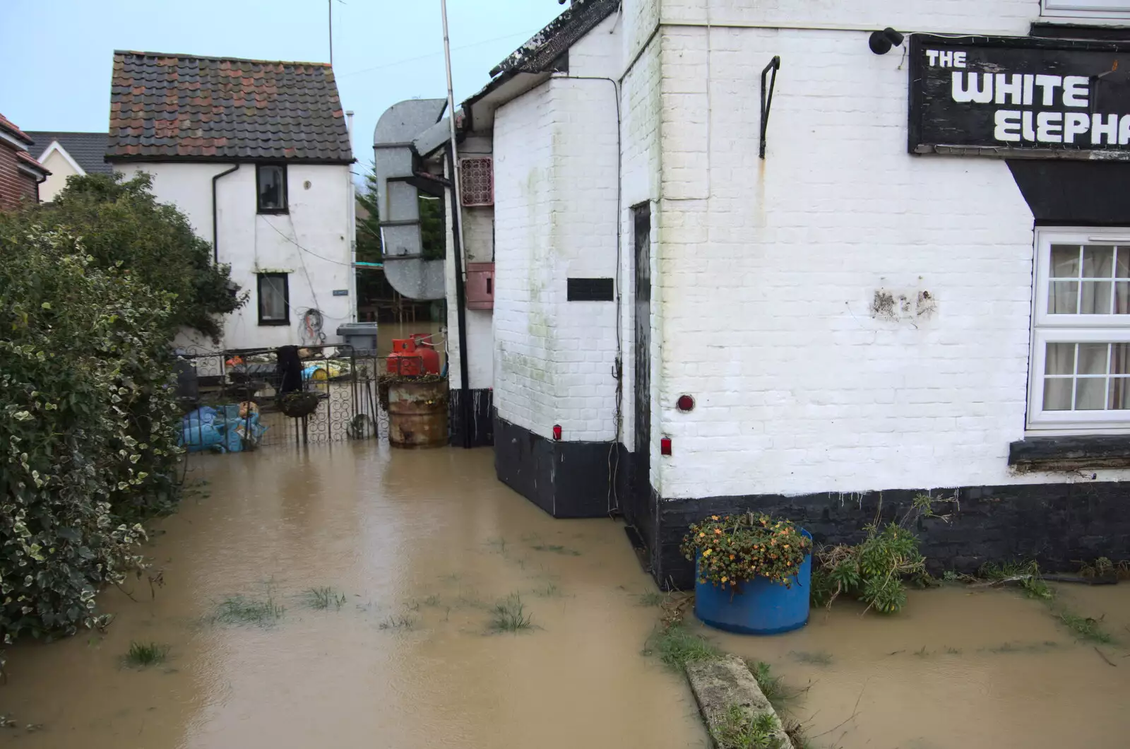 The small house by the White Elephant is surrounded, from The Christmas Eve Floods, Diss, Norfolk - 24th December 2020