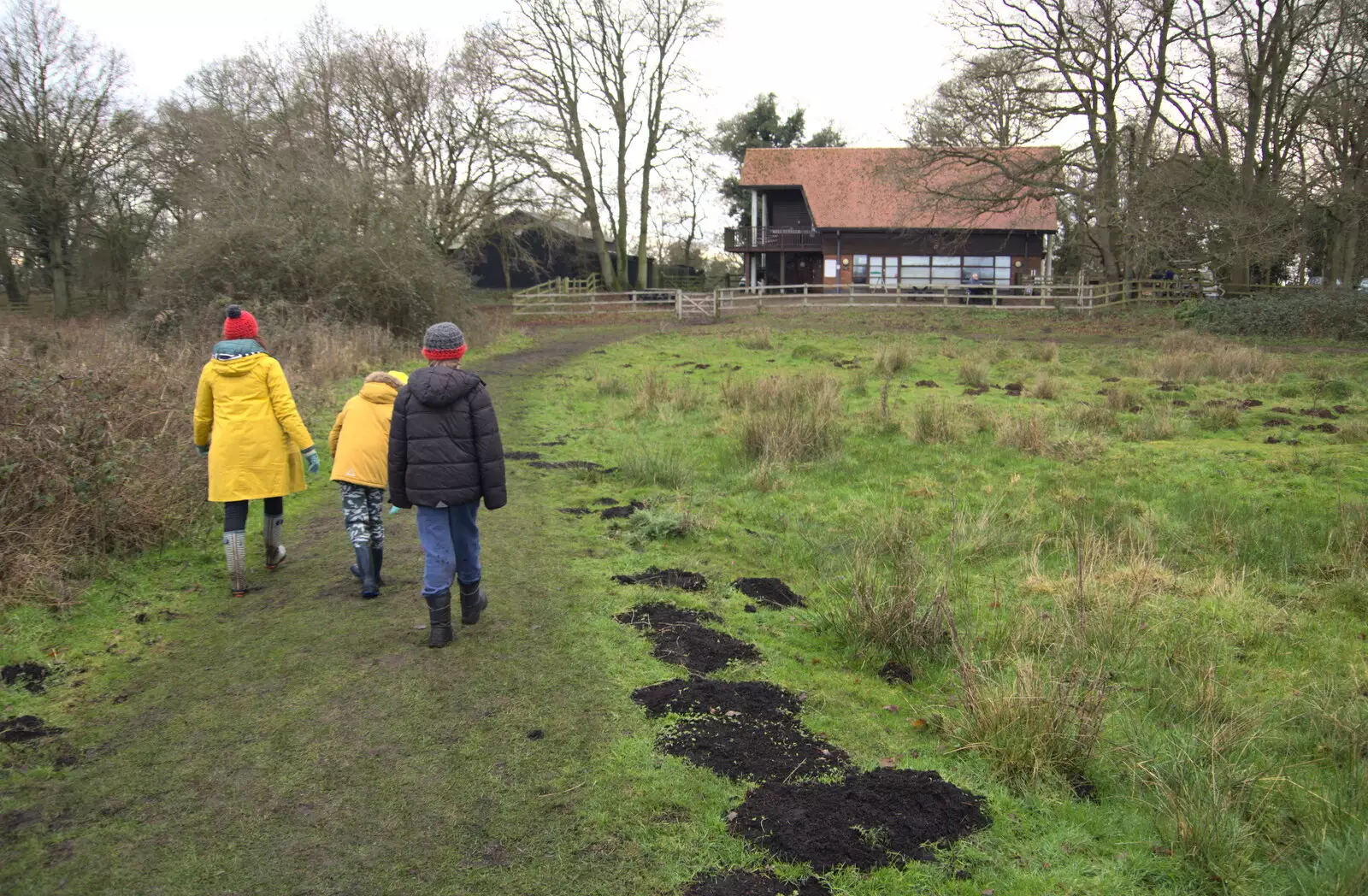 We head back to the visitor's centre, from A Walk Around Redgrave and Lopham Fen, Redgrave, Suffolk - 3rd January 2021