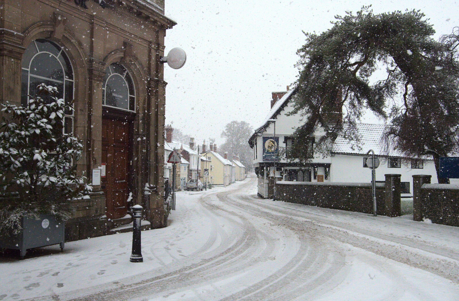 Mount Street and the Saracen's Head from A Snowy Morning, Diss, Norfolk - 16th January 2021