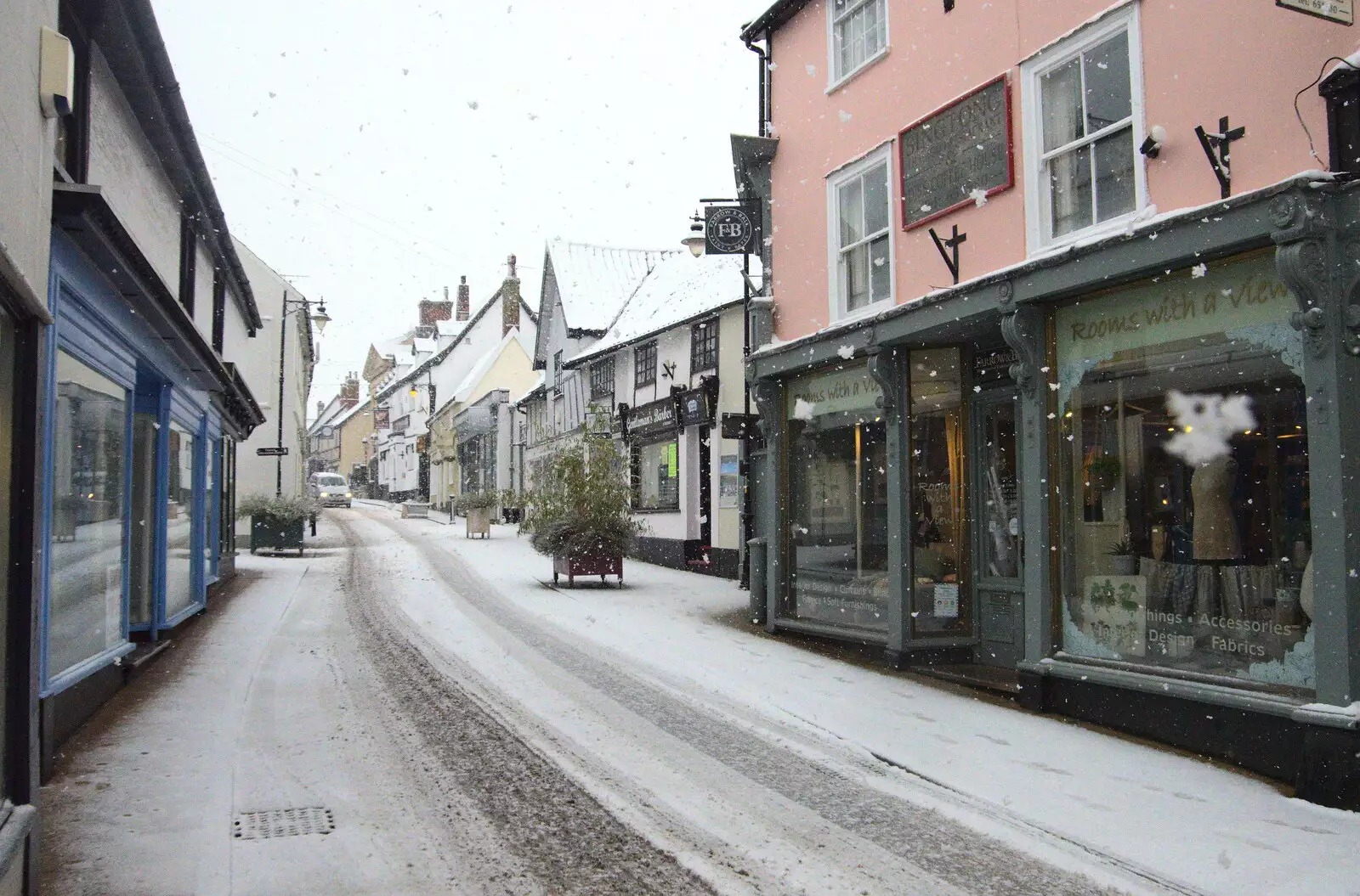 Further up St. Nicholas Street, from A Snowy Morning, Diss, Norfolk - 16th January 2021