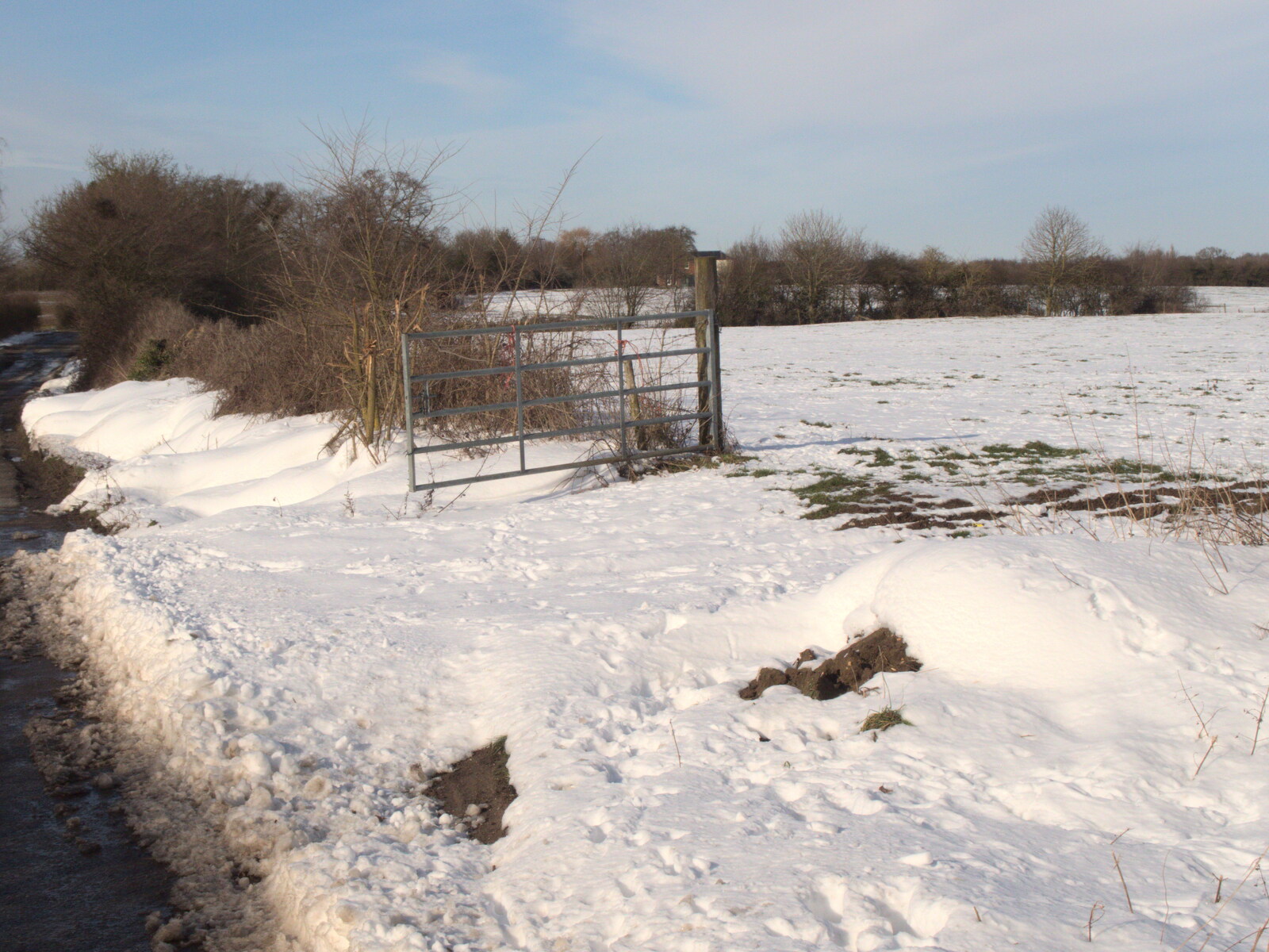 Snow drifts and a gate on the Thrandeston Road from Derelict Infants School and Ice Sculptures, Diss and Palgrave, Norfolk and Suffolk - 13th February 2021