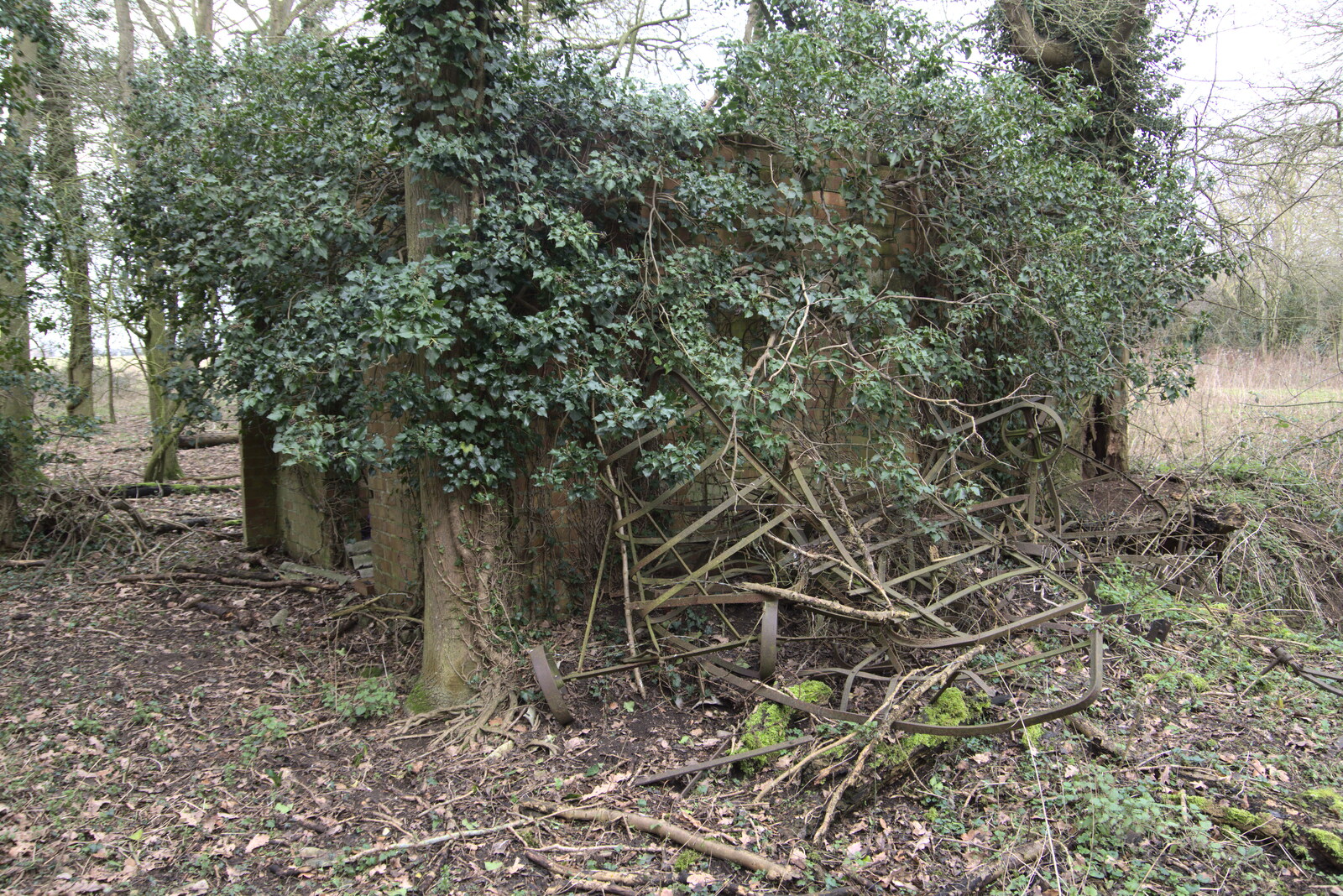 An overgrown pumping station from The Old Sewage Works, The Avenue, Brome, Suffolk - 20th February 2021