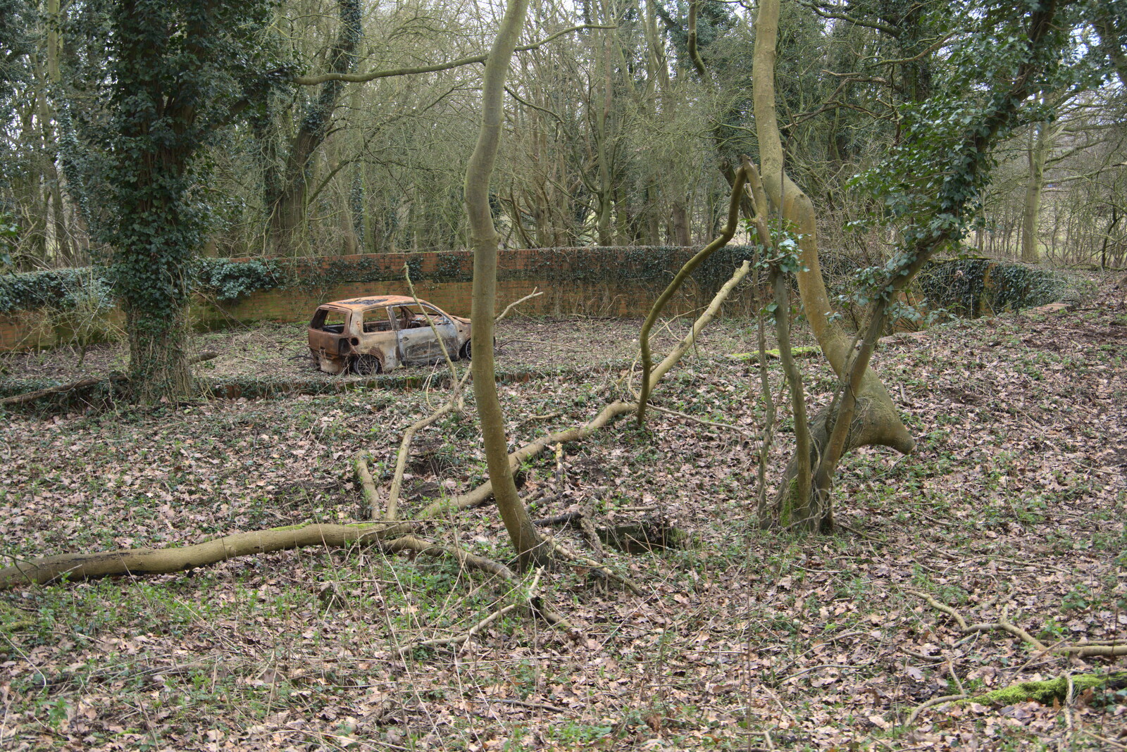 The car surrounded by a circular wall from The Old Sewage Works, The Avenue, Brome, Suffolk - 20th February 2021