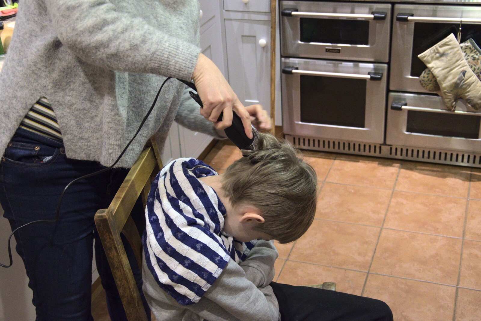 Harry gets a lockdown buzz-cut from The Mean Streets of Eye, Suffolk - 7th March 2021