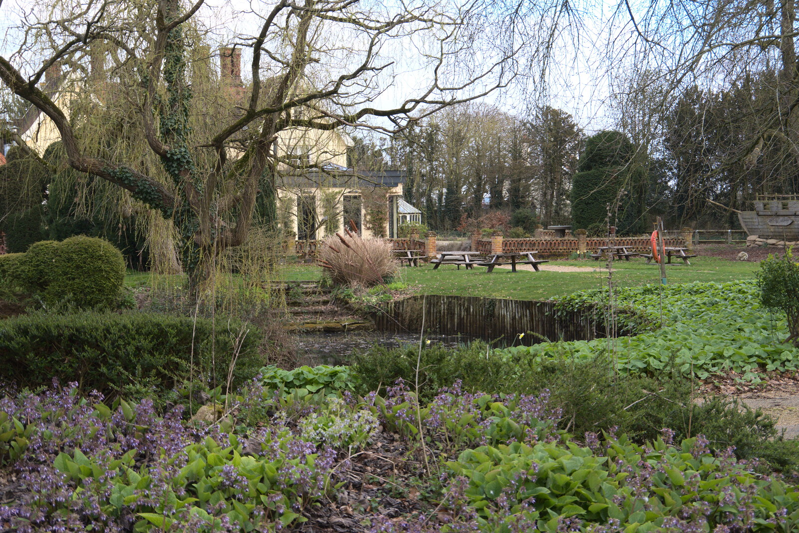 The Oaksmere's pond and gardens from The Oaksmere: 28 Weeks Later, Brome, Suffolk - 21st March 2021
