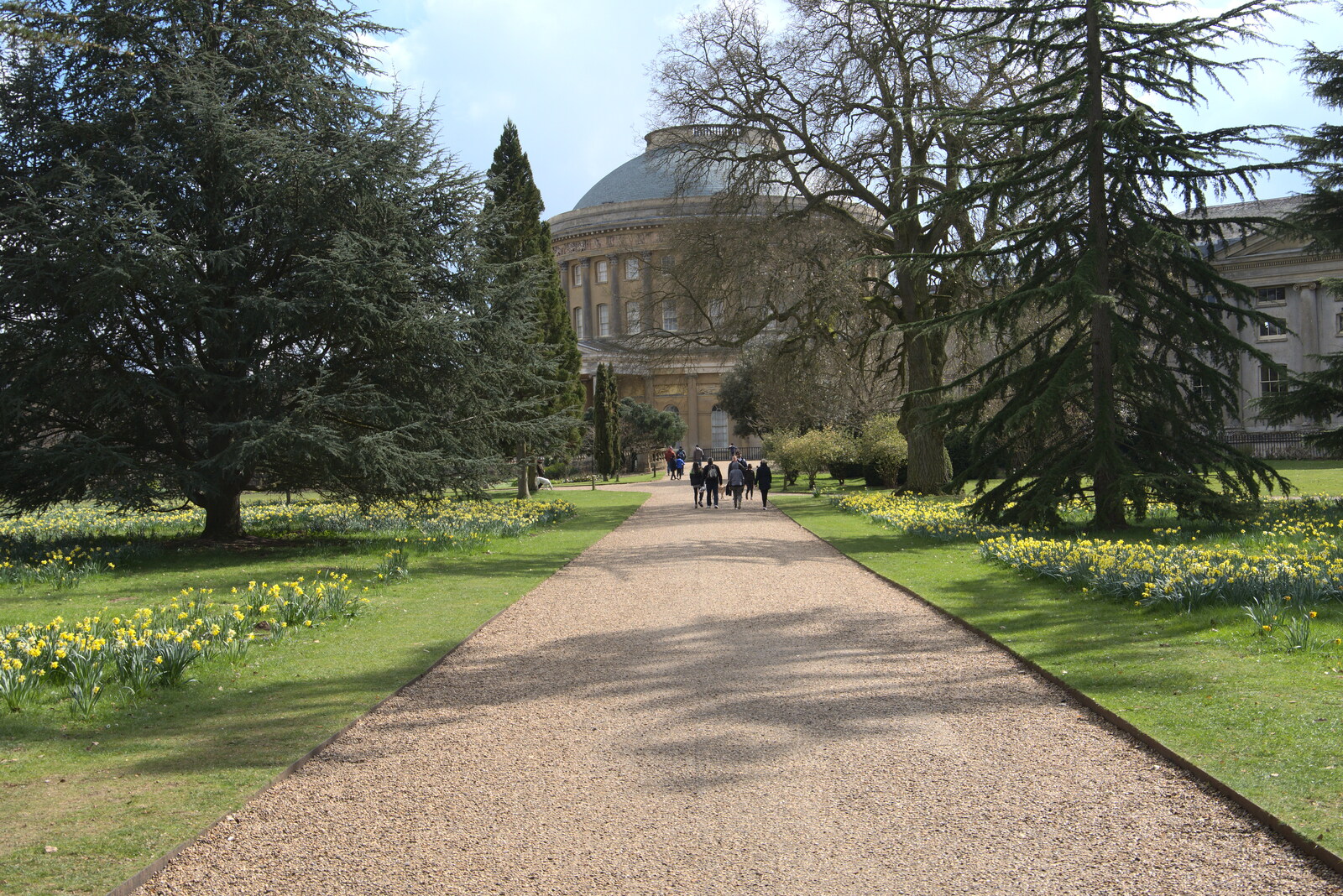 The gravel drive up to the rotunda from A Return to Ickworth House, Horringer, Suffolk - 11th April 2021