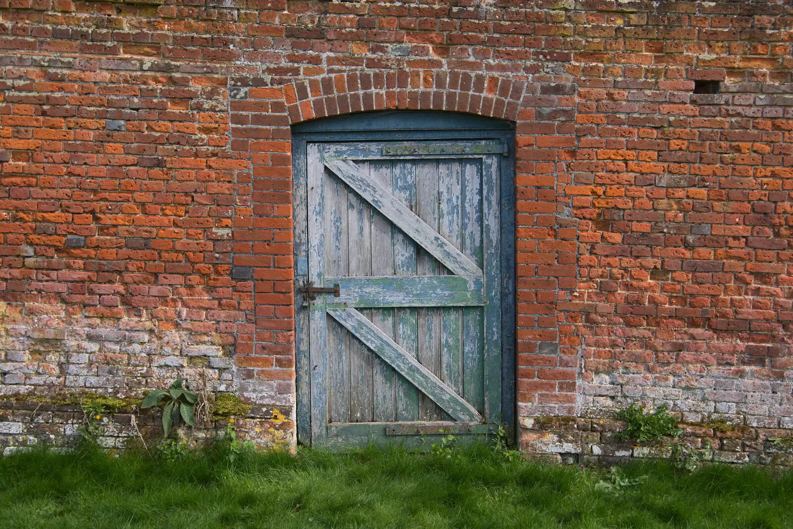 The wall is at weird angles, from A Return to Ickworth House, Horringer, Suffolk - 11th April 2021