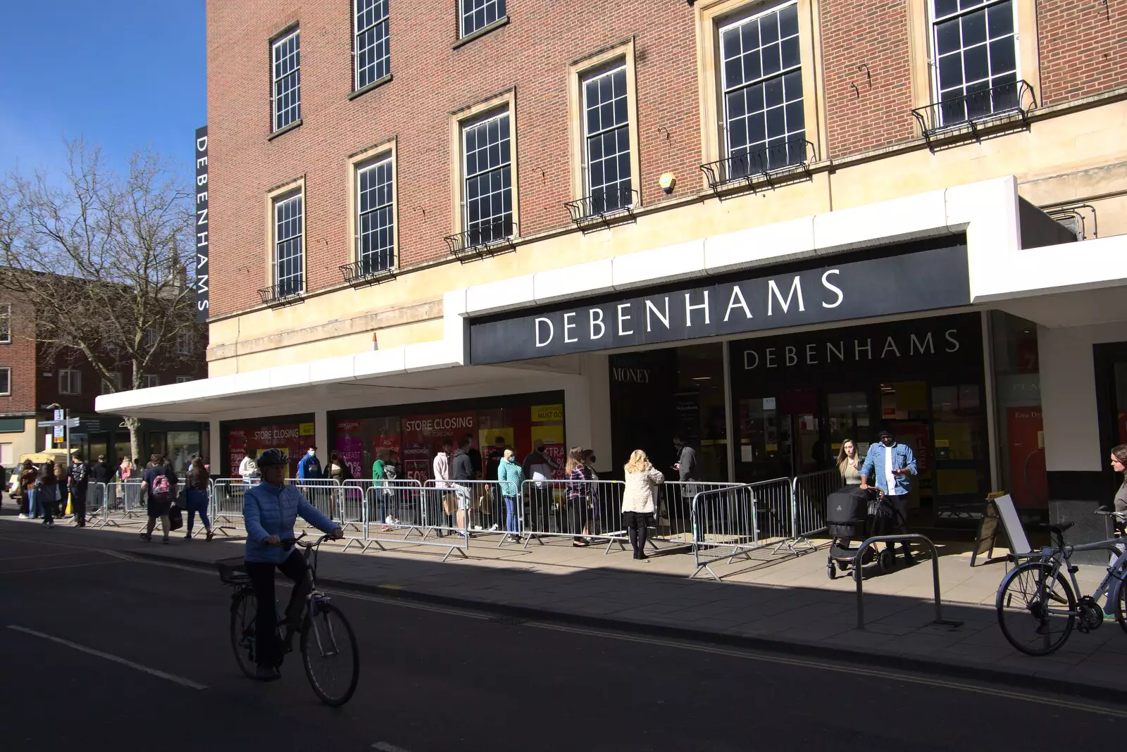 There's a bit more of a queue outside Debenhams, from The Death of Debenhams, Rampant Horse Street, Norwich, Norfolk - 17th April 2021