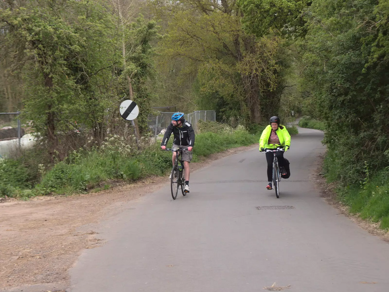 Phil and Isobel ride up, from The BSCC at the King's Head, Brockdish, Norfolk - 13th May 2021