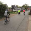The BSCC rides off, The BSCC at the King's Head, Brockdish, Norfolk - 13th May 2021