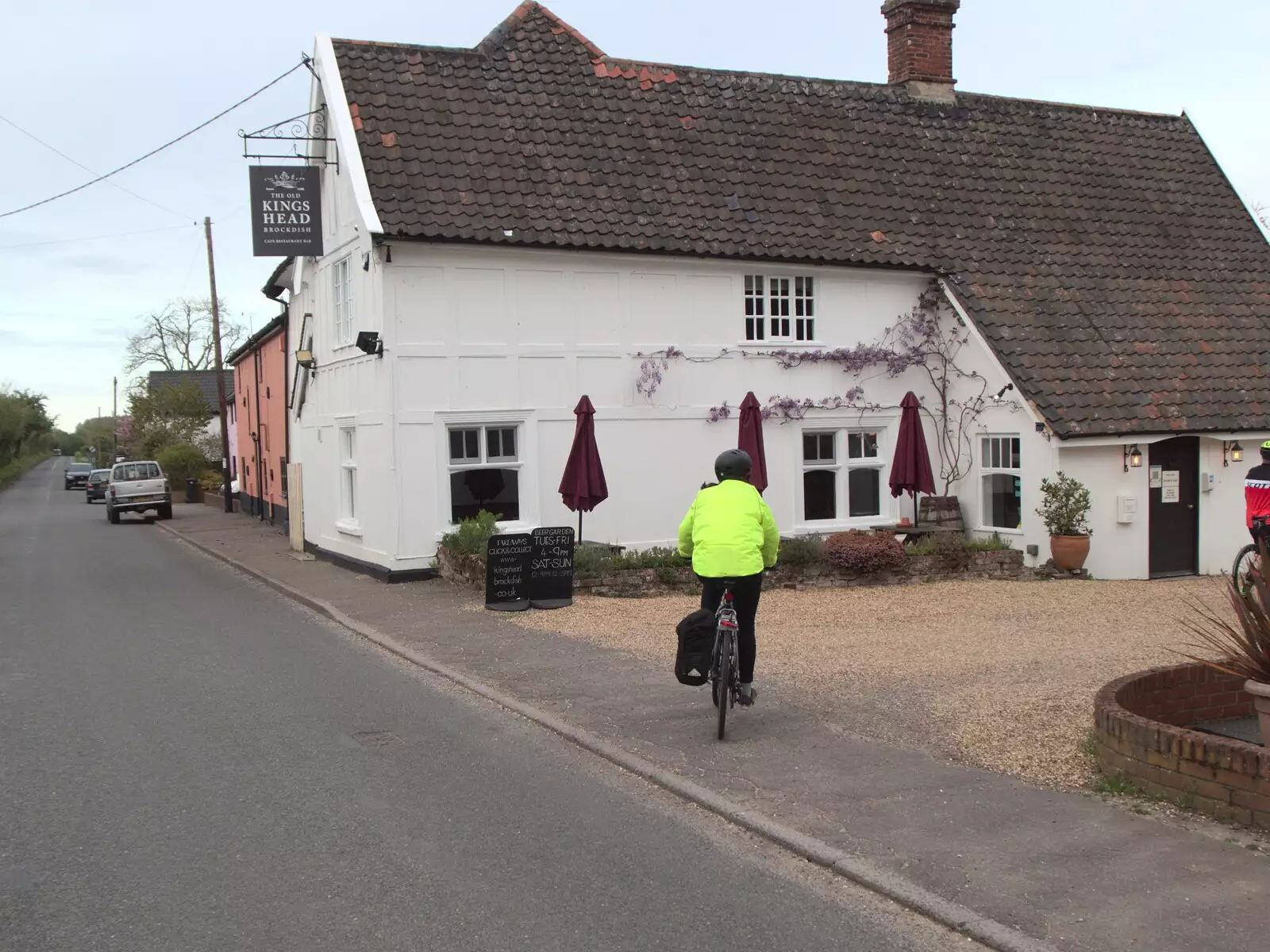 Isobel turns into the King's Head, from The BSCC at the King's Head, Brockdish, Norfolk - 13th May 2021