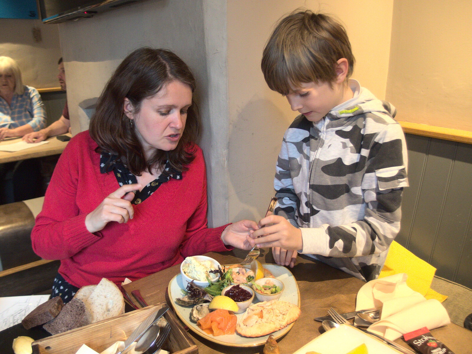 Isobel and Harry share a seafood platter from Garden Centres, and Hamish Visits, Brome, Suffolk - 28th May 2021