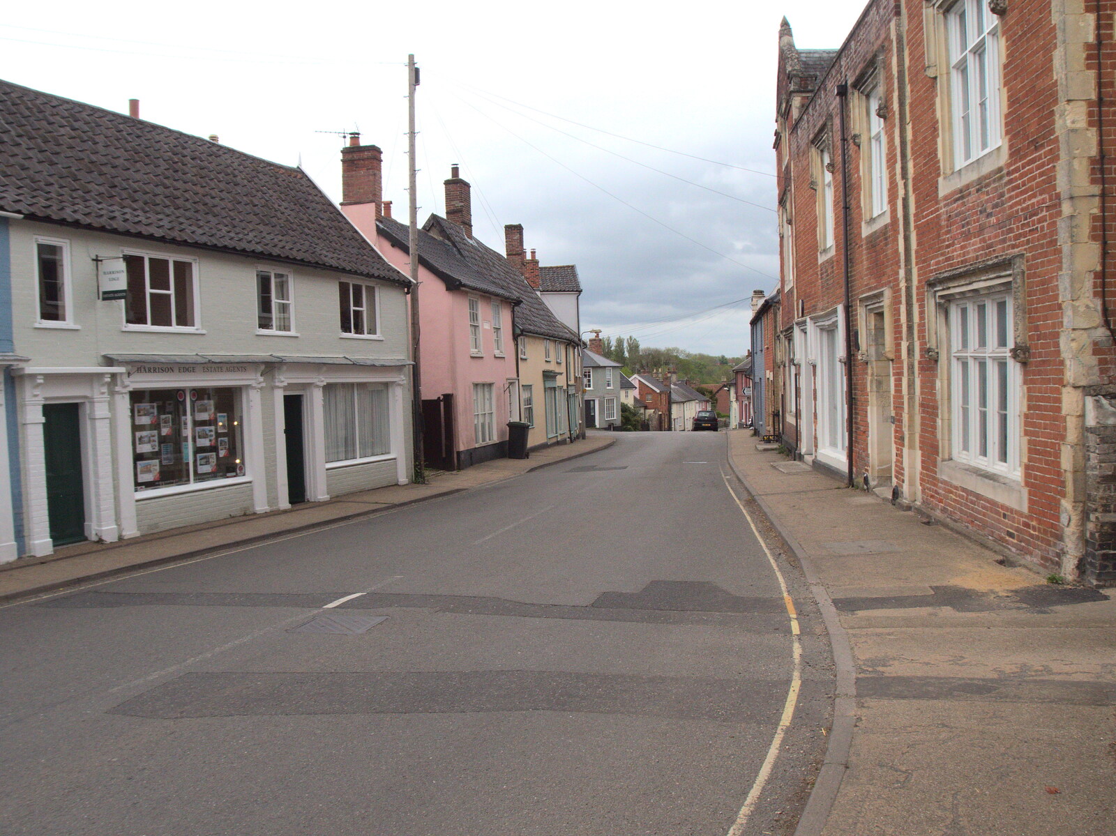 In Eye, looking towards Lowgate Street from Garden Centres, and Hamish Visits, Brome, Suffolk - 28th May 2021