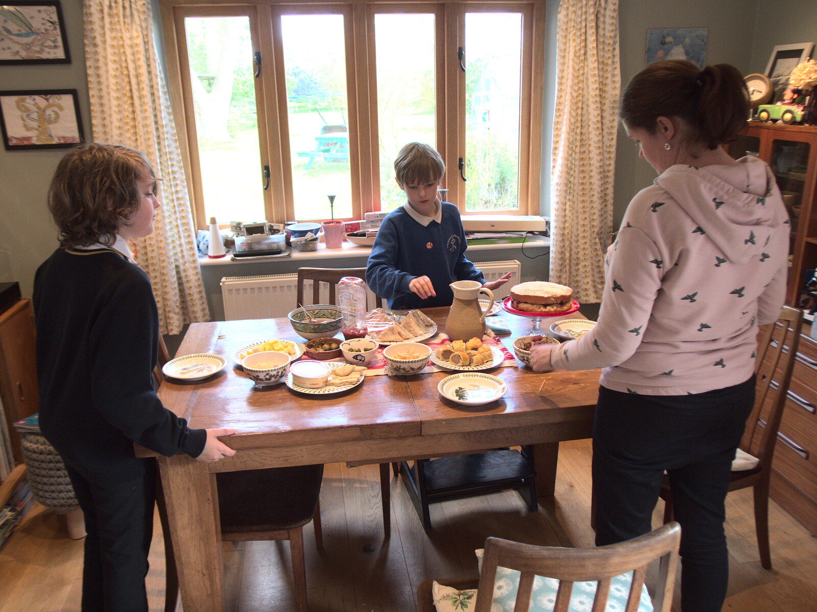The boys help Isobel with a birthday tea from Garden Centres, and Hamish Visits, Brome, Suffolk - 28th May 2021