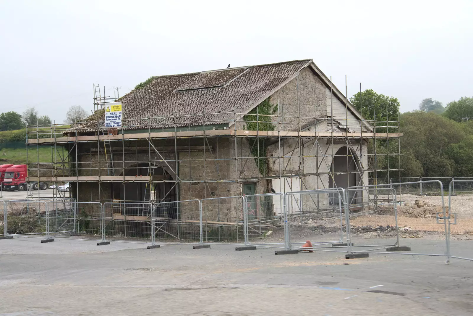 An old building on the Thompson's site at Bovey, from A Trip to Grandma J's, Spreyton, Devon - 2nd June 2021