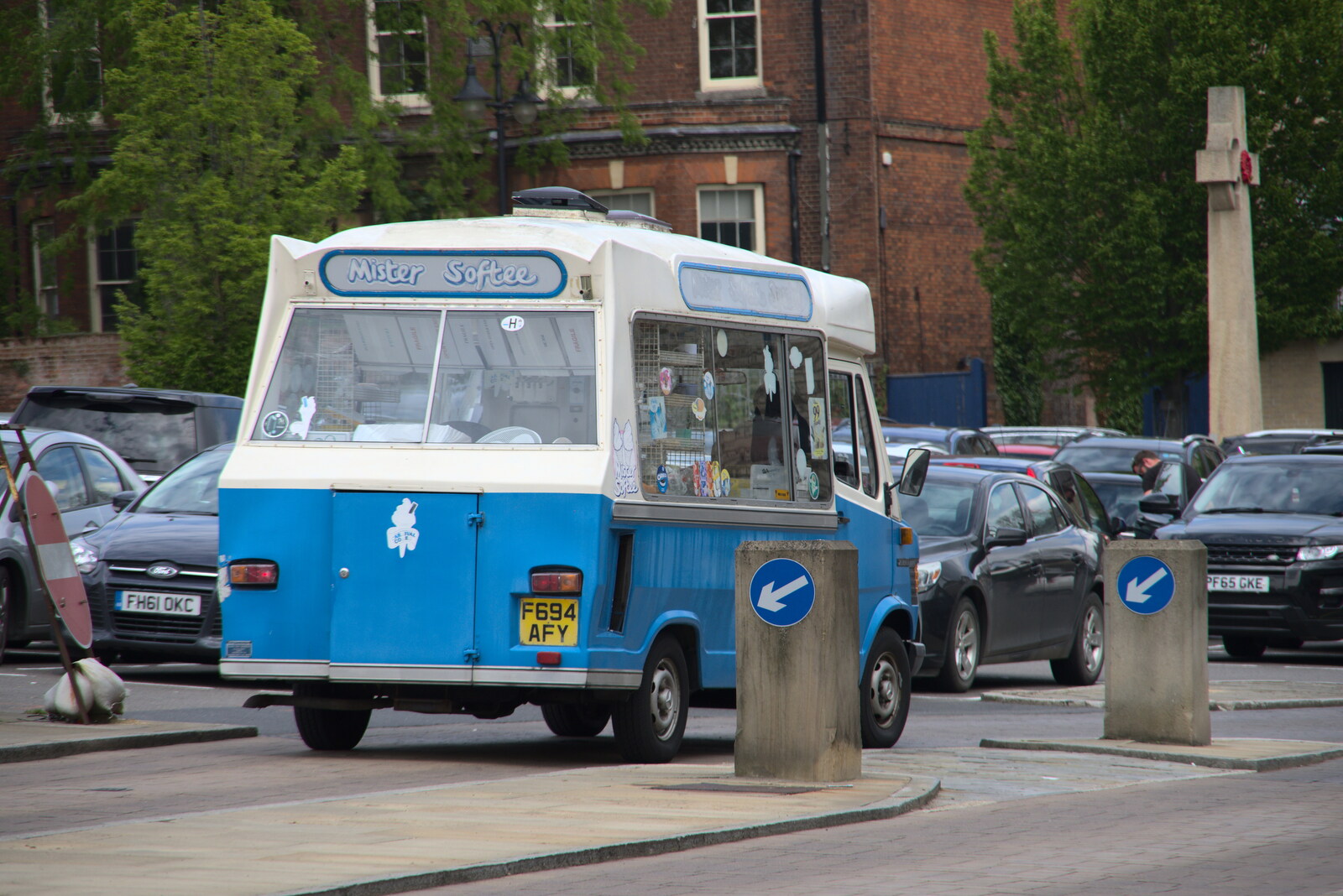 A 1989 ice cream van drives away from A Weekend at the Angel Hotel, Bury St. Edmunds, Suffolk - 5th June 2021