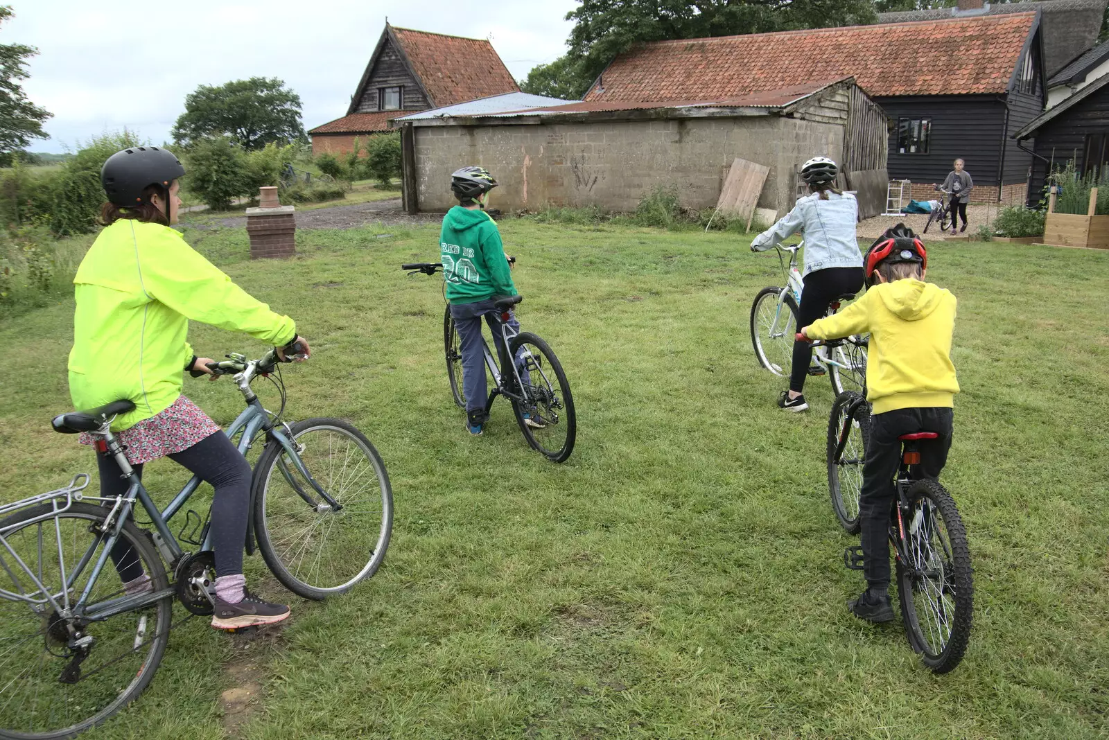 Fred and Sophie are on point, from Suze-fest, Braisworth, Suffolk - 19th June 2021