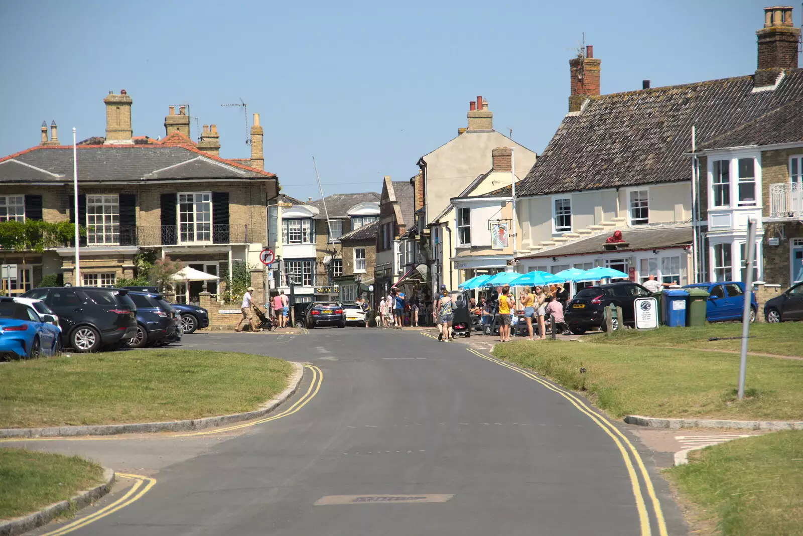 The Red Lion and South Green, from A Day on the Beach, Southwold, Suffolk - 18th July 2021