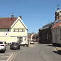 The Queen's Head and town hall on Cross Street, Hares, Tortoises and Station 119, Eye, Suffolk - 19th July 2021