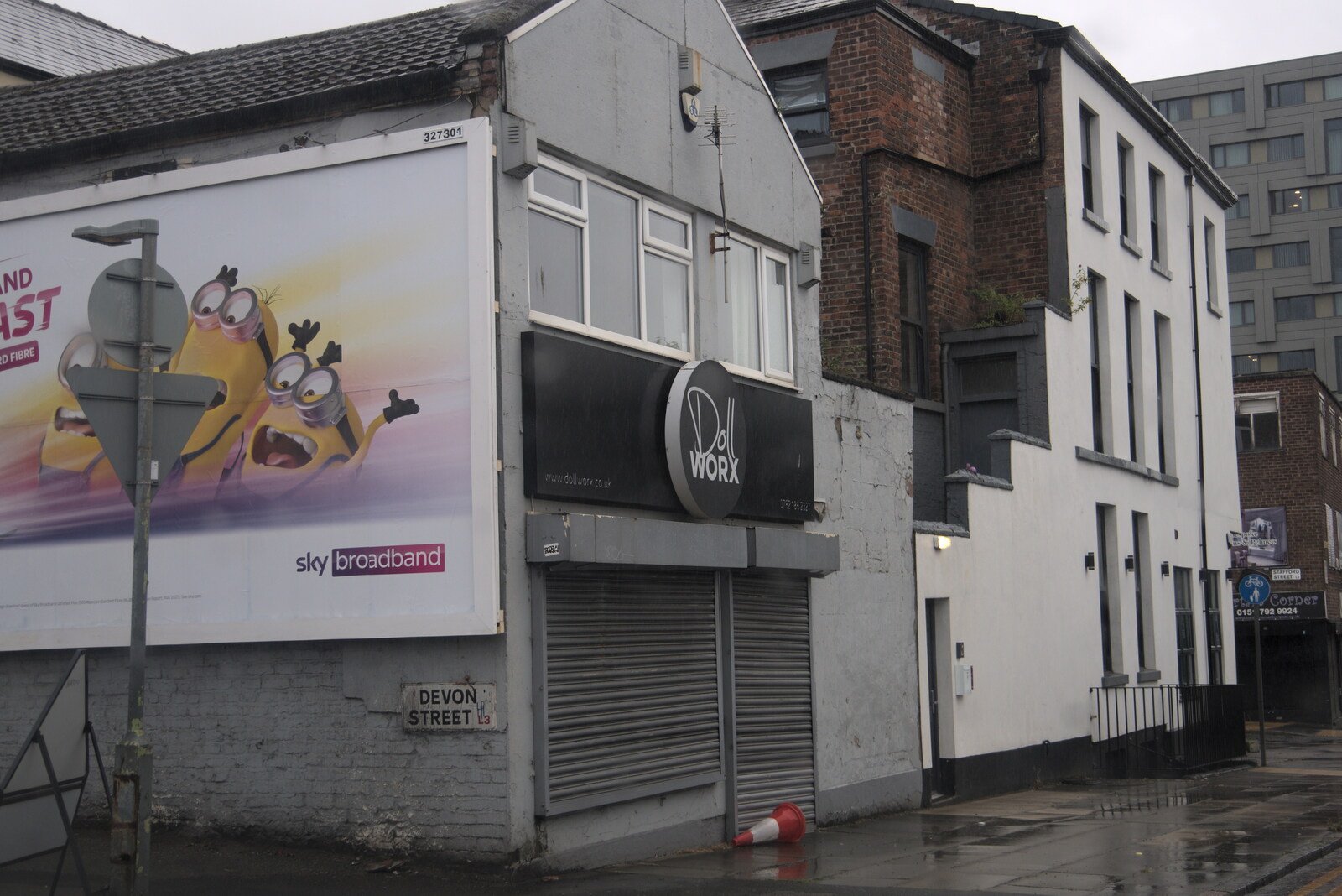 A derelict shop on Devon Street from Pork Pies and Dockside Dereliction, Melton Mowbray and Liverpool - 7th August 2021