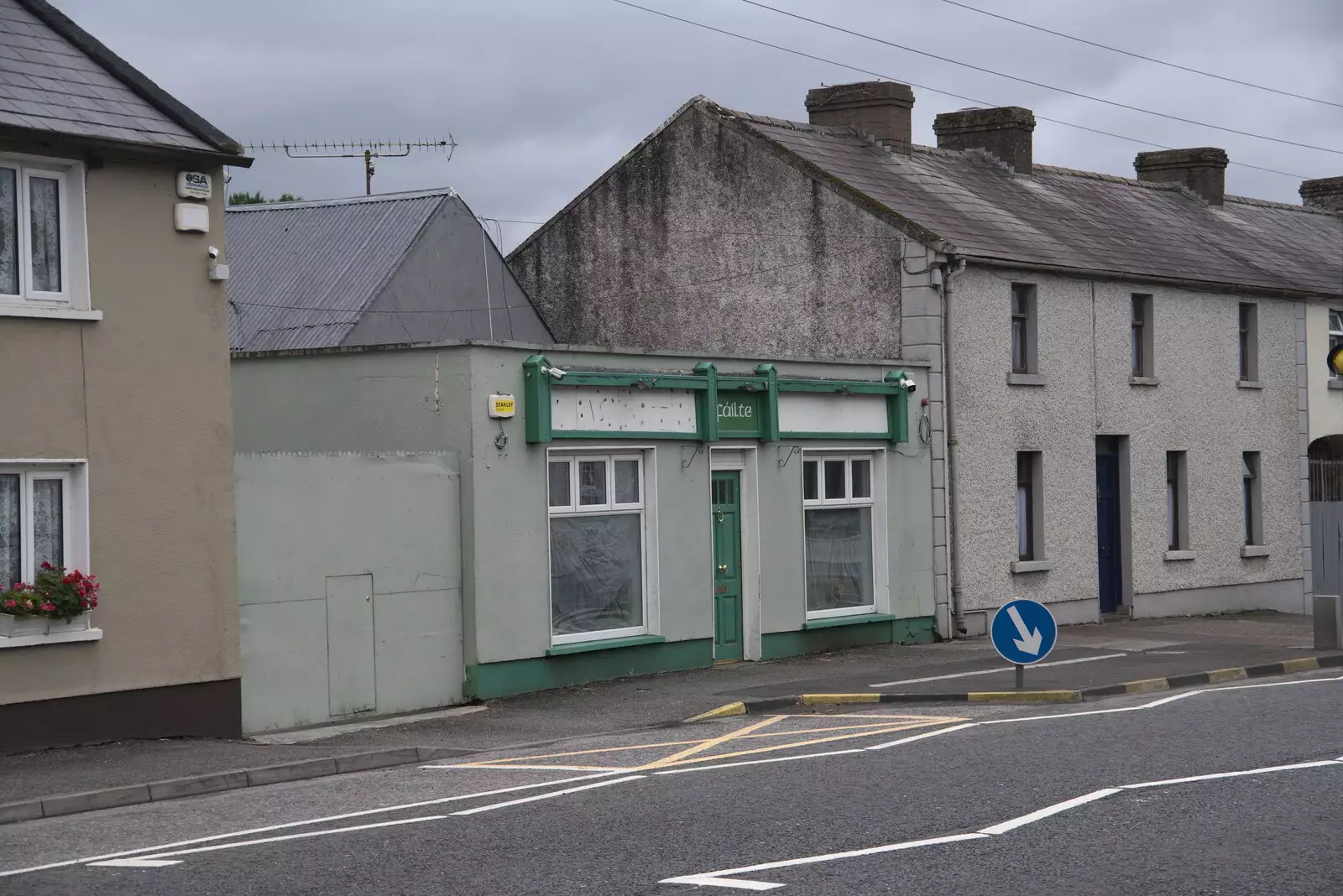 The remains of a derelict bar, from Pints of Guinness and Streedagh Beach, Grange and Sligo, Ireland - 9th August 2021