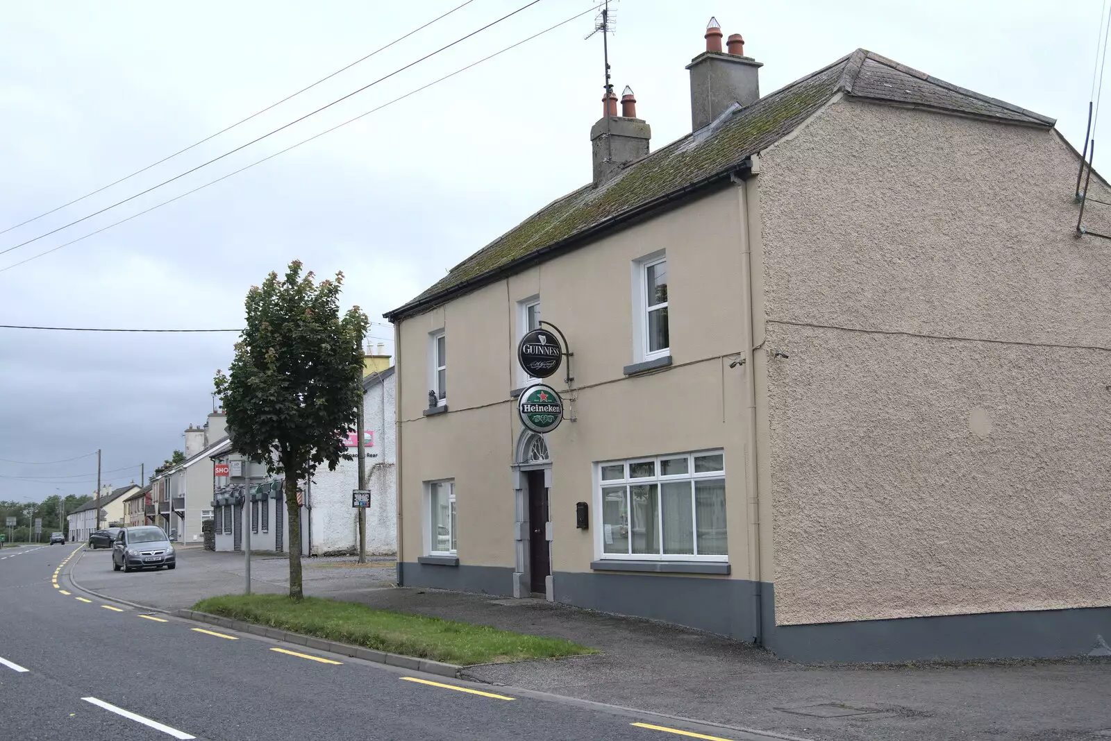 Another closed-down bar in Rathowen, from Pints of Guinness and Streedagh Beach, Grange and Sligo, Ireland - 9th August 2021